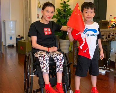 然白皙漂亮嫁身价千万富豪被宠成公主！球盟会网站入口体操名将桑兰41岁仍(图2)