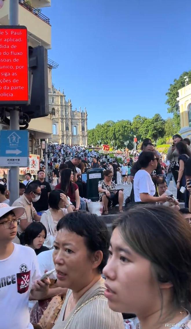 唱会澳门懵了：没想到能来那么多人qmh球盟会亚博网址刀郎澳门演(图7)