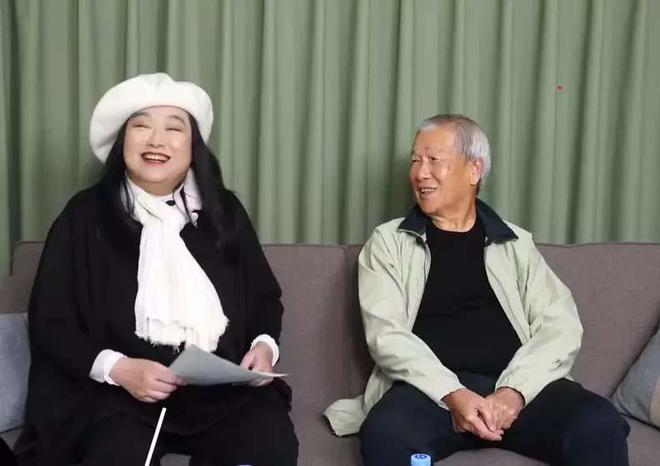 三口照曝光自爆临近生产不停流泪43岁黄翠如宣布顺利产子一家(图2)